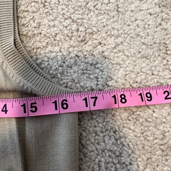 Judith Hart Women’s Beige Silk Top Size Small - Picture 6 of 8